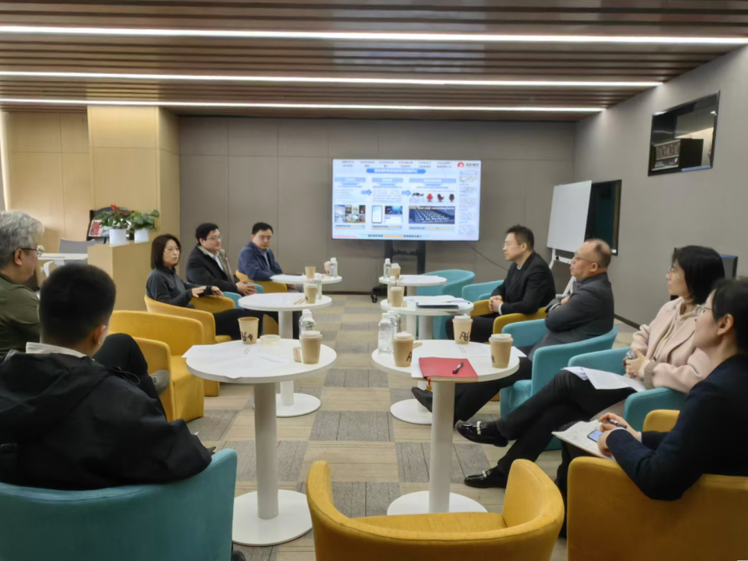 貫徹“XR產(chǎn)業(yè)創(chuàng)新中心”建設(shè)戰(zhàn)略布局，西投控股赴西部電影集團有限公司座談交流